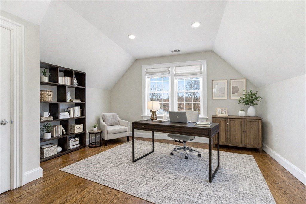 244 Eliot St Unit 2. Milton, MA 02186