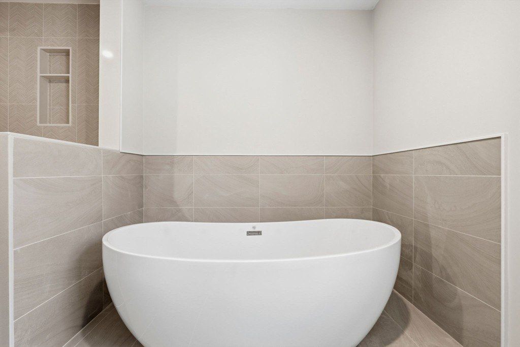 106 Spofford Road. Boxford, MA 01921