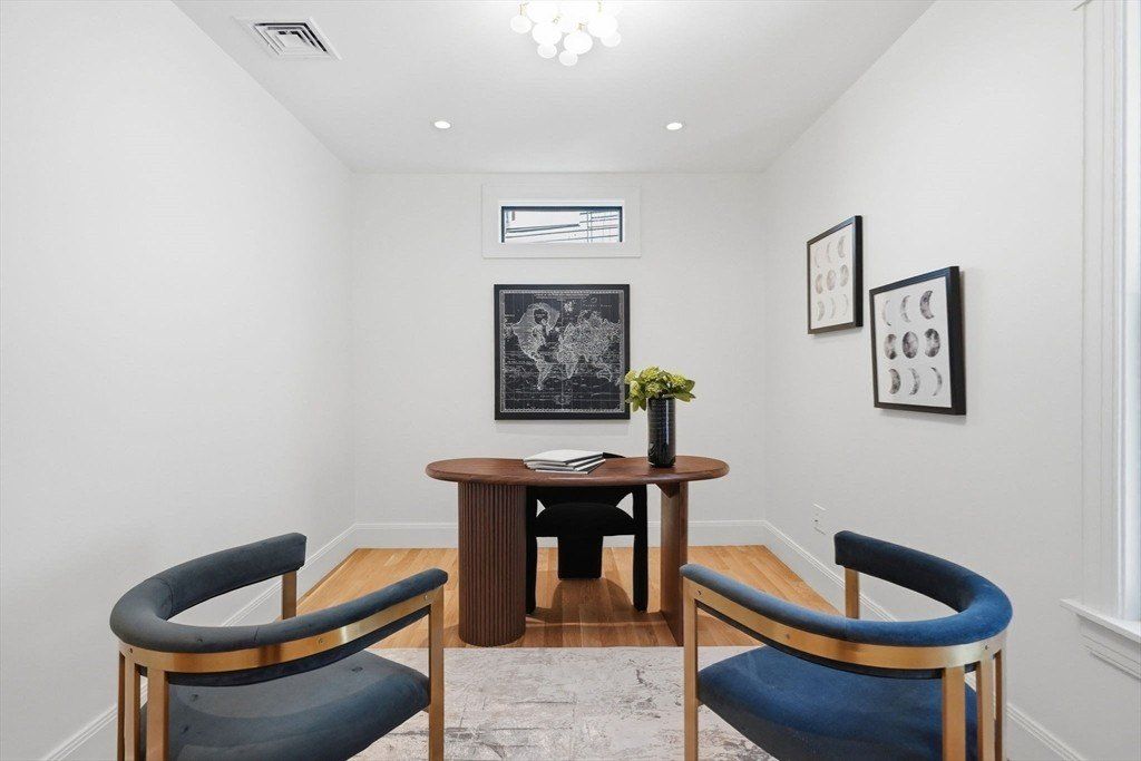 9 Mt Auburn St. Cambridge, MA 02138