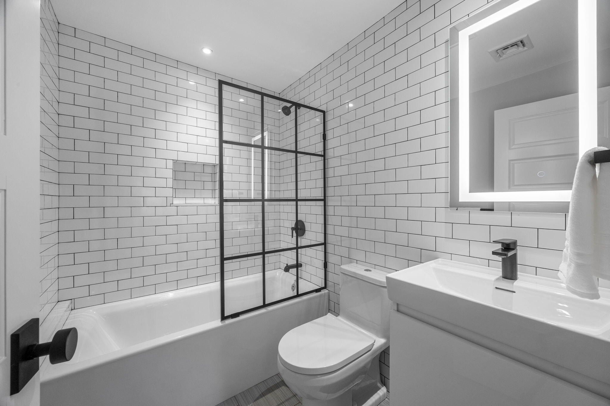 404 Commercial Street. Provincetown, MA 02657