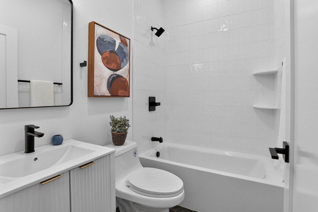 24 Spring Hill Terrace. Somerville, MA 02143