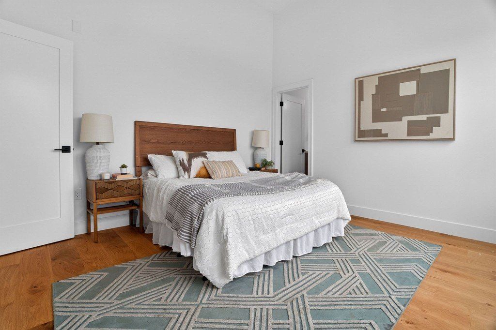 24 Spring Hill Terrace. Somerville, MA 02143