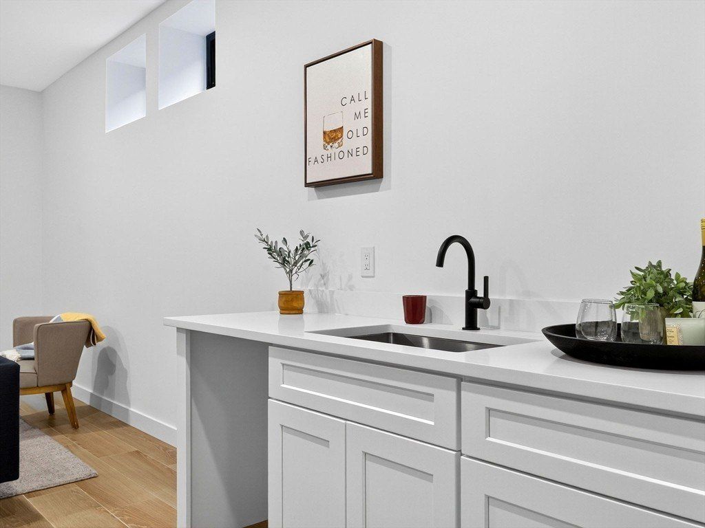 192 Washington Street. Somerville, MA 02143