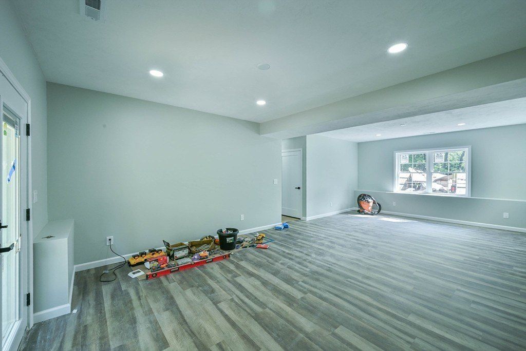 86 Ramshorn Road. Charlton, MA 01507