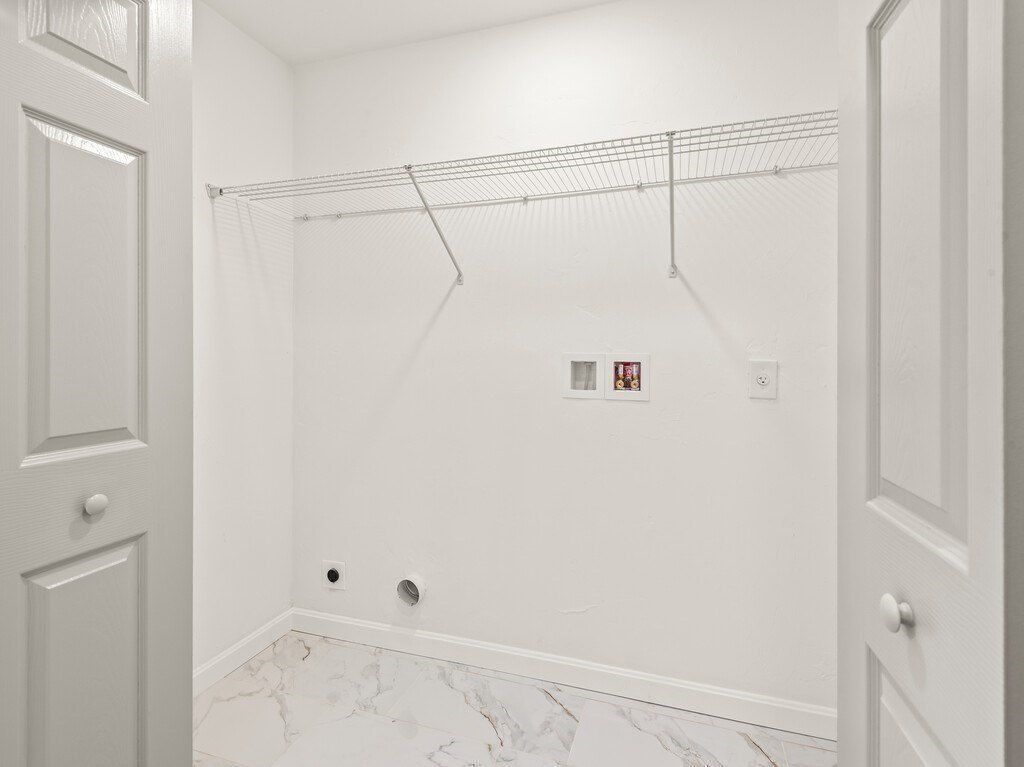 53 Coughlin. Oxford, MA 01540