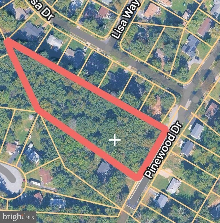 Pinewood Drive. Waldorf, MD 20601