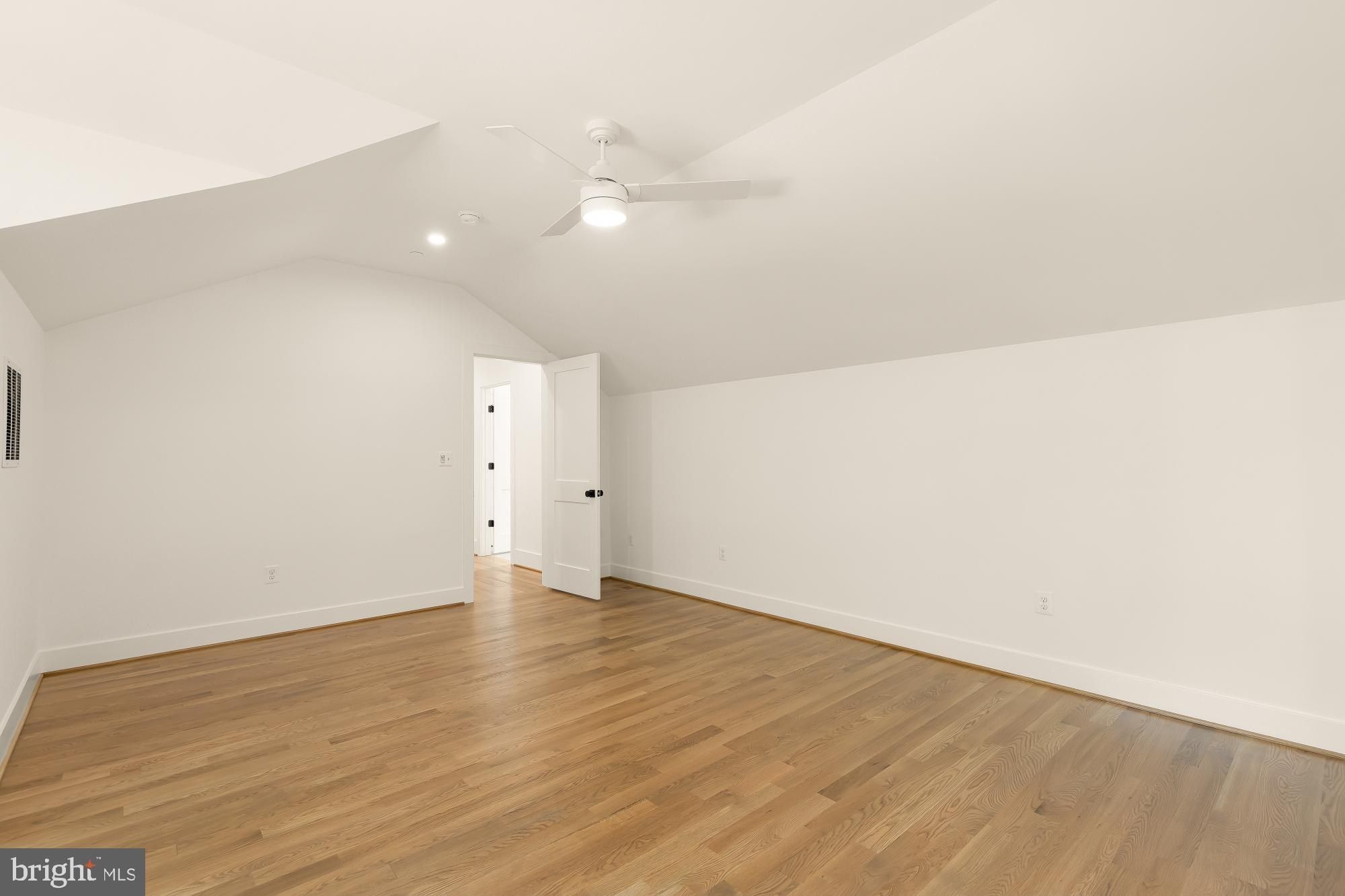 5435 Mohican Road. Bethesda, MD 20816