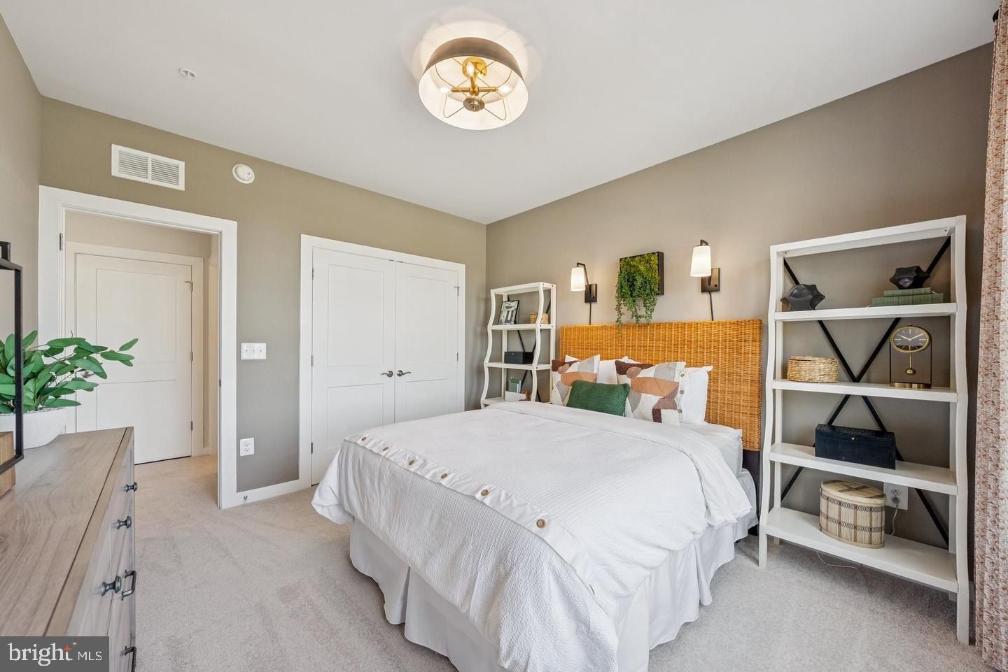 6708 Penrose Lane. Hyattsville, MD 20782