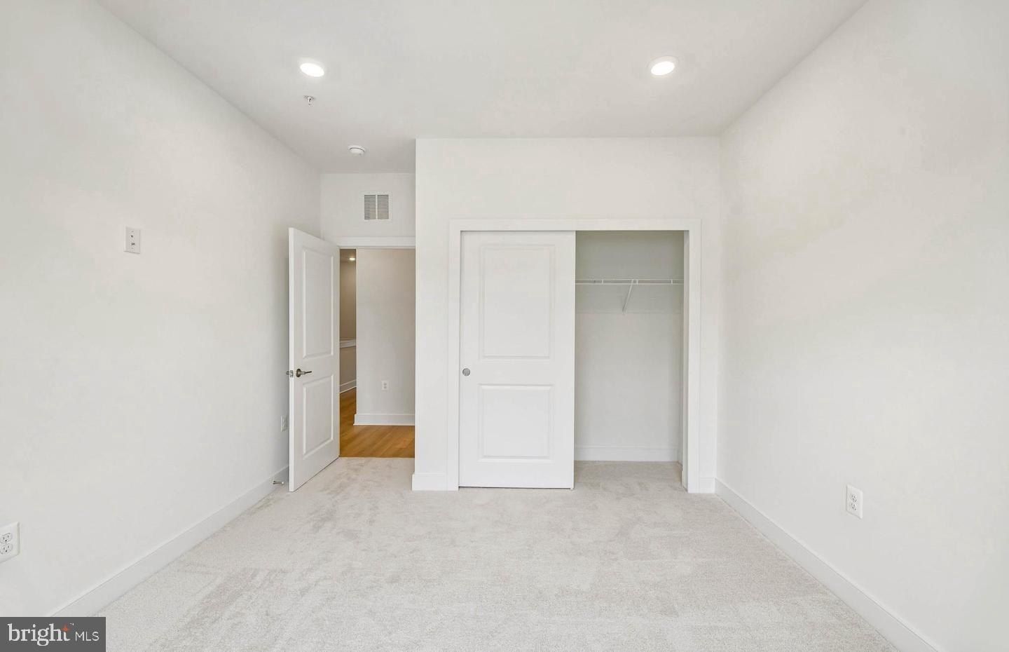 512 Parkview Avenue. Gaithersburg, MD 20878