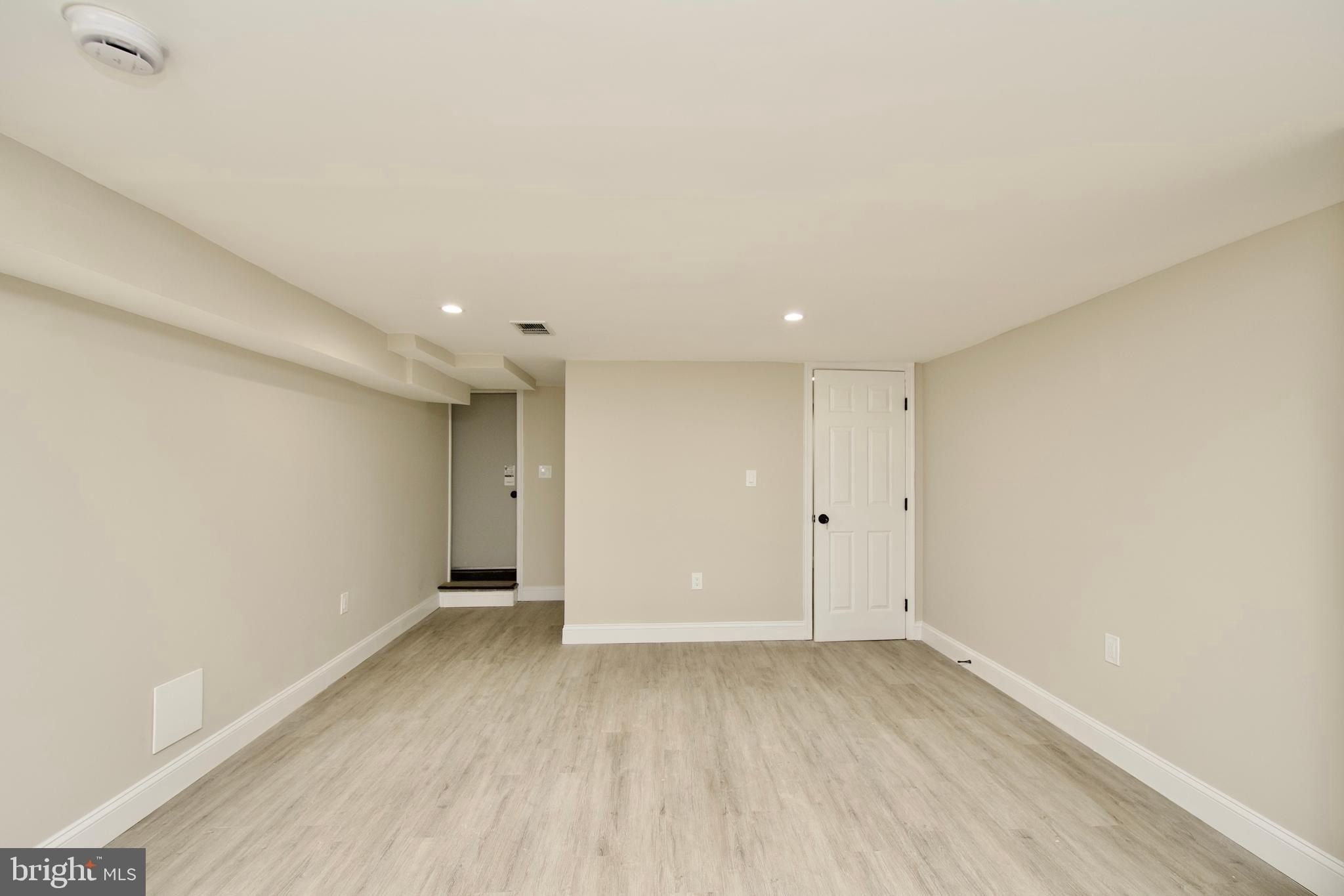 2208 Mount Royal Terrace. Baltimore, MD 21217