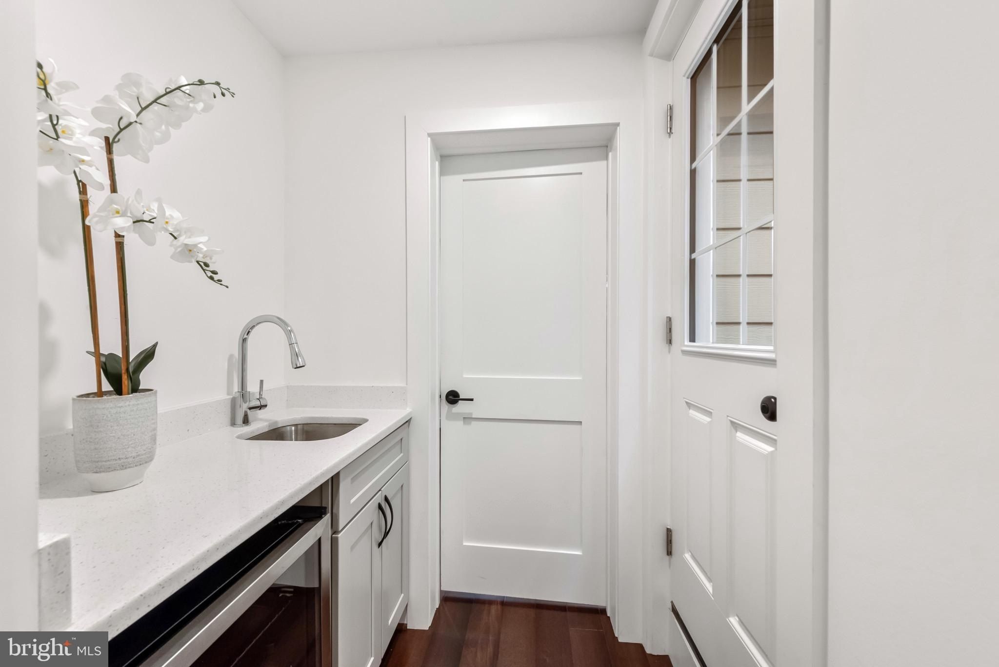 3923 Roland Avenue. Baltimore, MD 21211