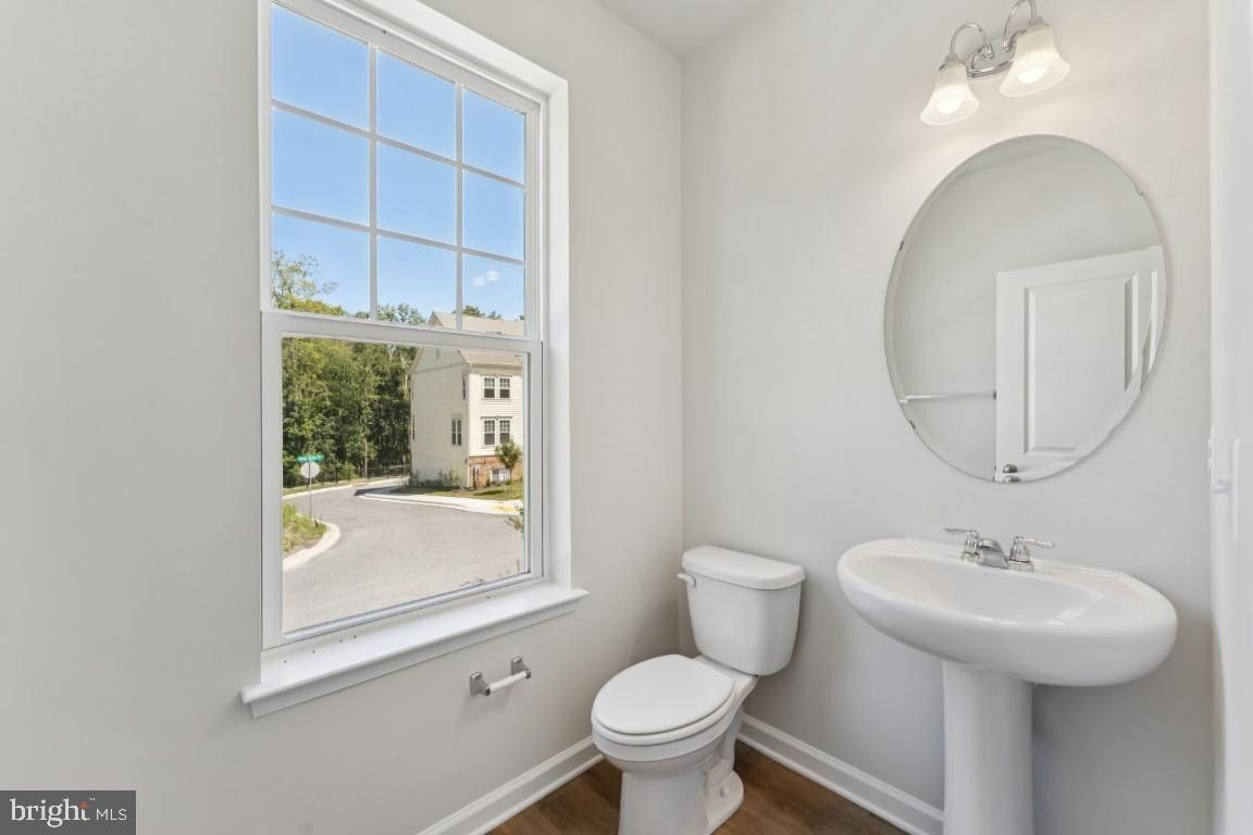 10184 Kings Grove Way. Damascus, MD 20872