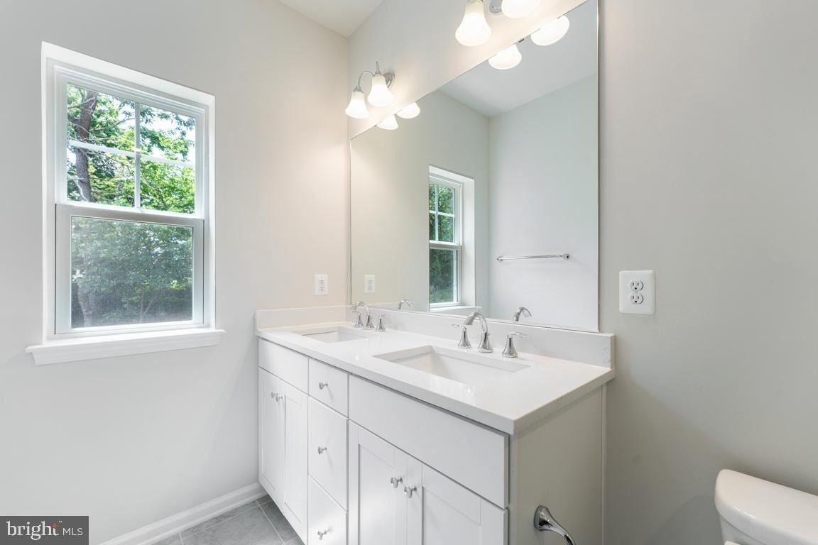 10182 Kings Grove Way. Damascus, MD 20872