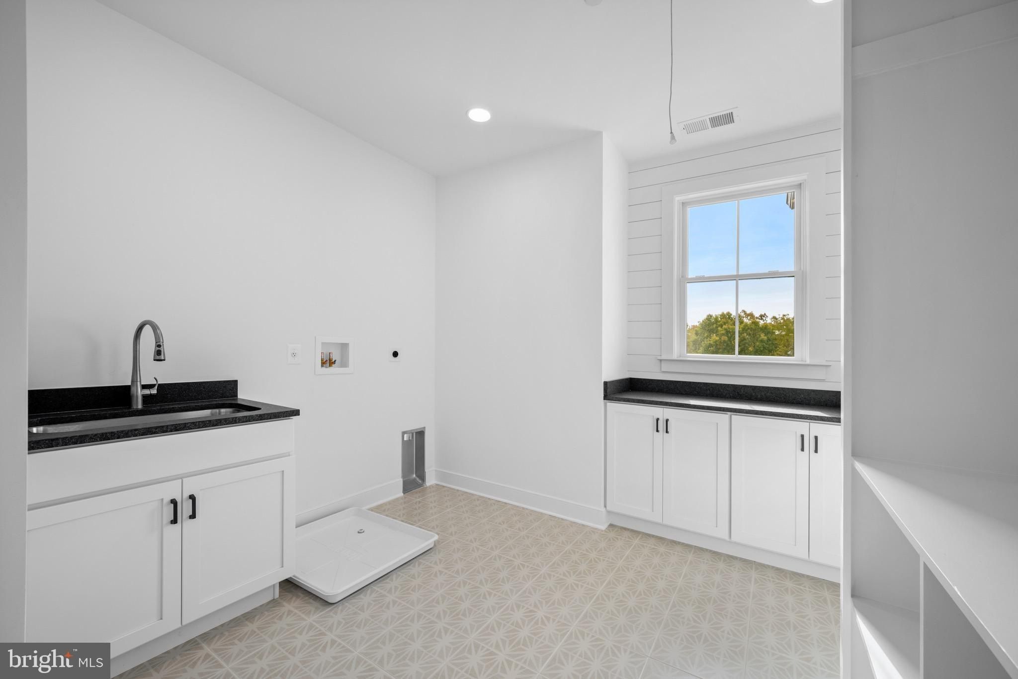 3683 Falling Green Way. Mount Airy, MD 21771