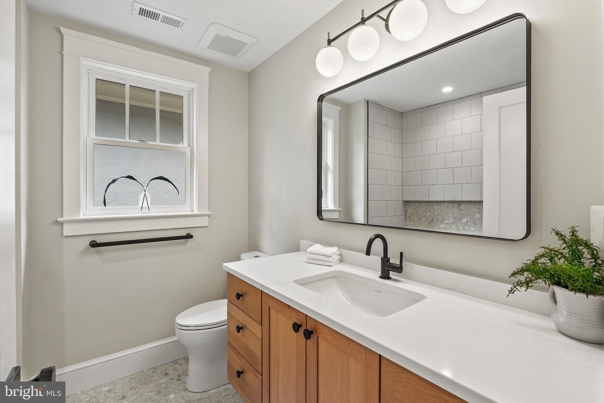 48 Murray Avenue. Annapolis, MD 21401