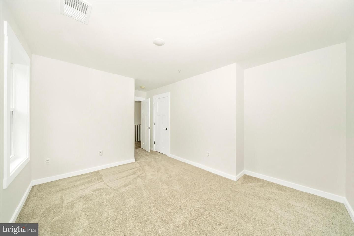 203 Riverside Dr. Chester, MD 21619