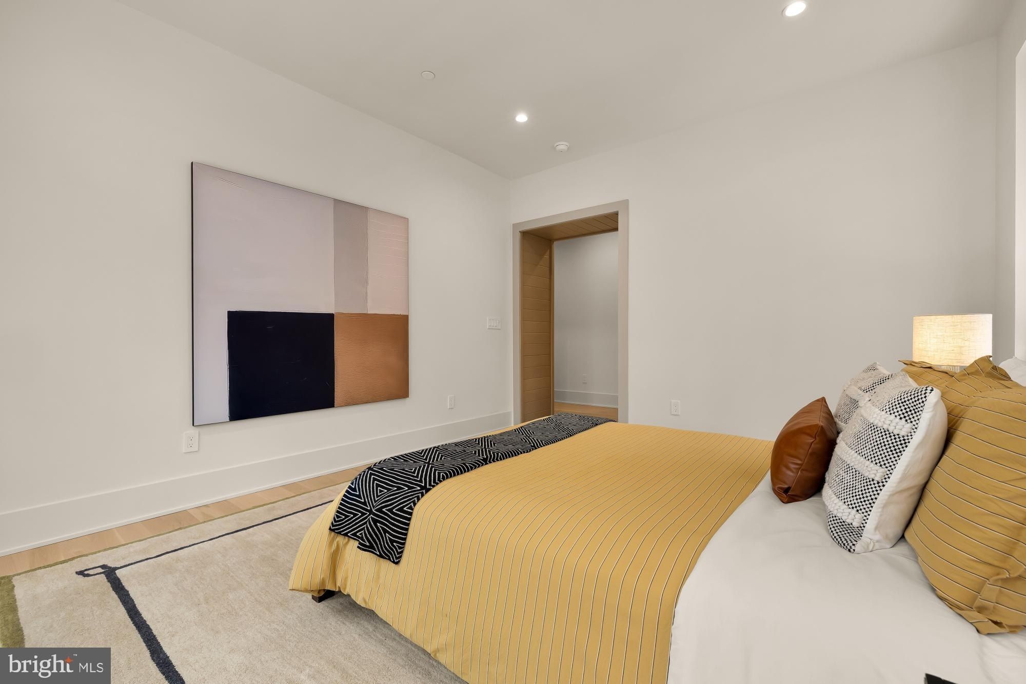 6916 Carmichael Avenue. Bethesda, MD 20817