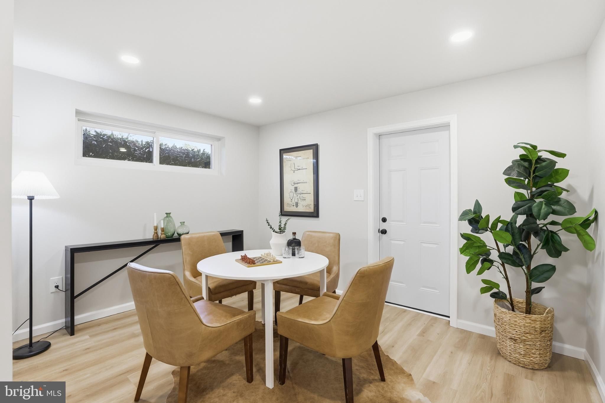 706 Kenbrook Drive. Silver Spring, MD 20902