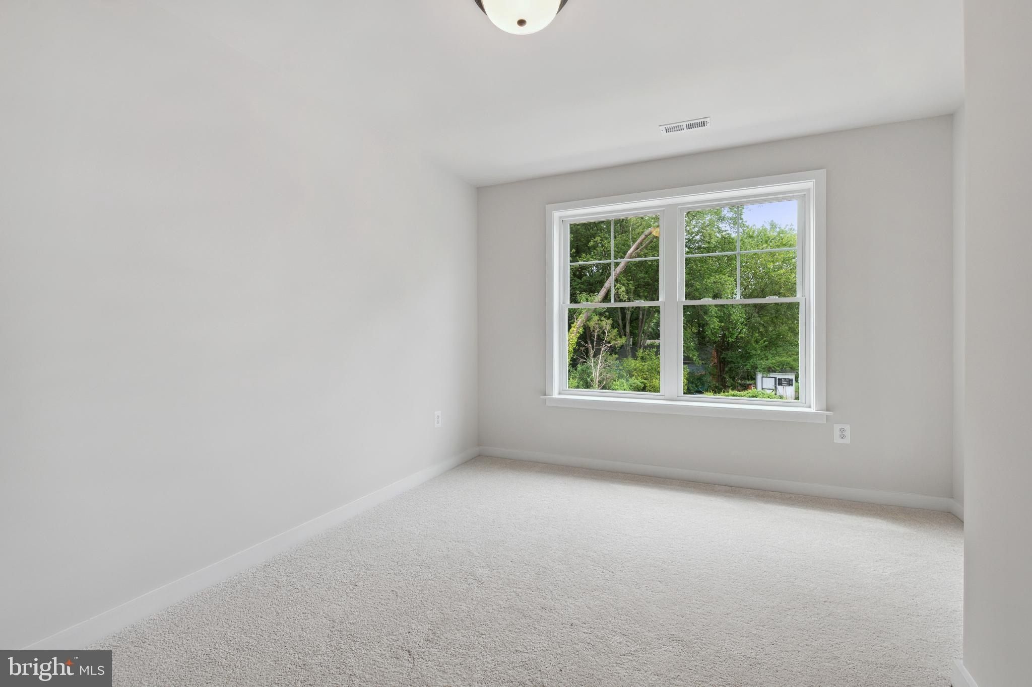 7715 Woodlawn Avenue. Pasadena, MD 21122