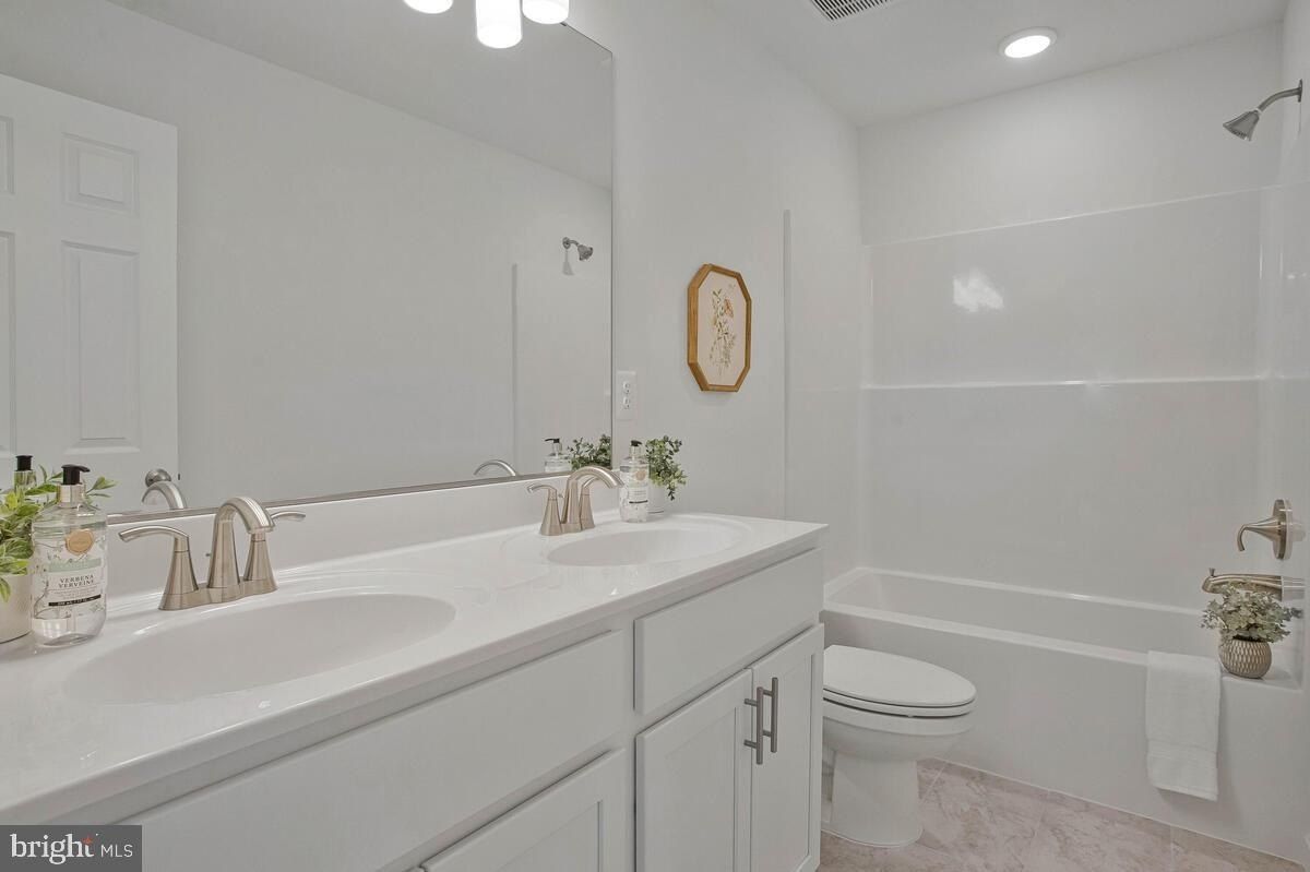 6440 Briarwood Drive. Huntingtown, MD 20639