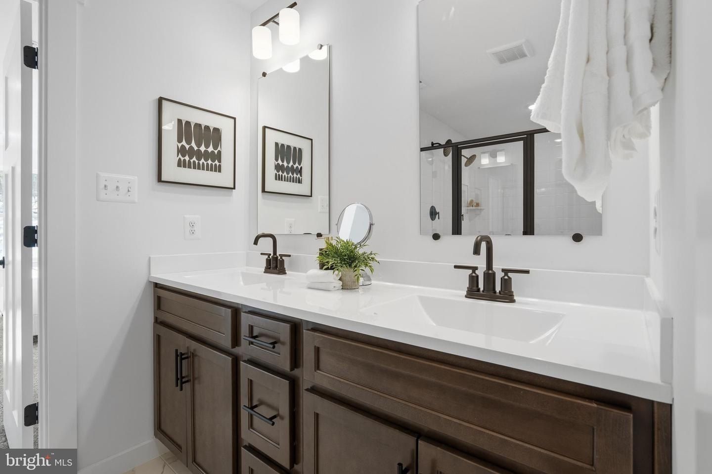 26 Walnut St. Middletown, MD 21769