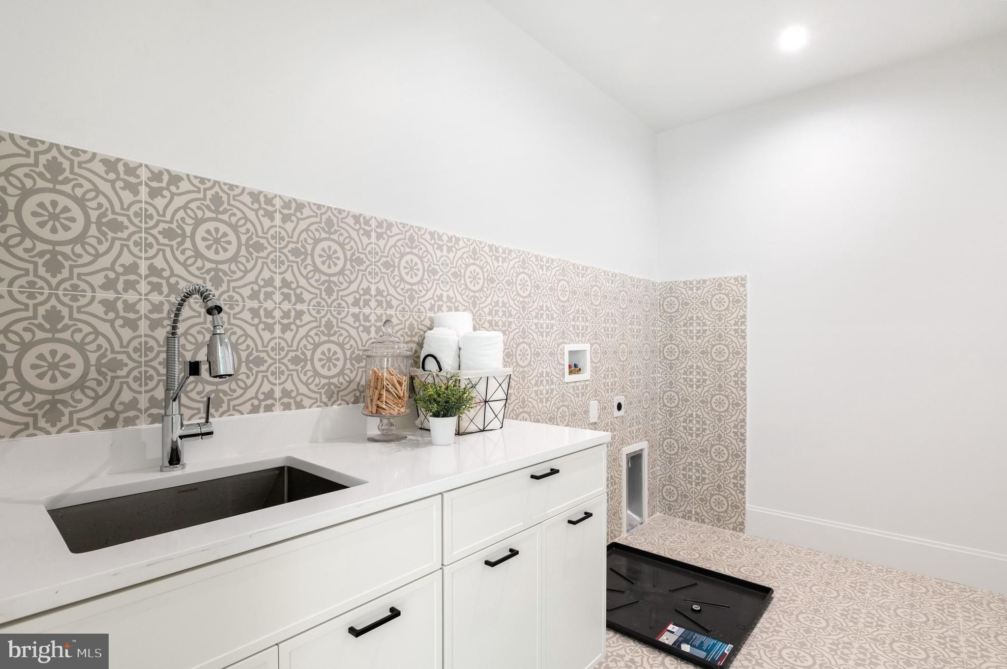 6921 Granby Street. Bethesda, MD 20817