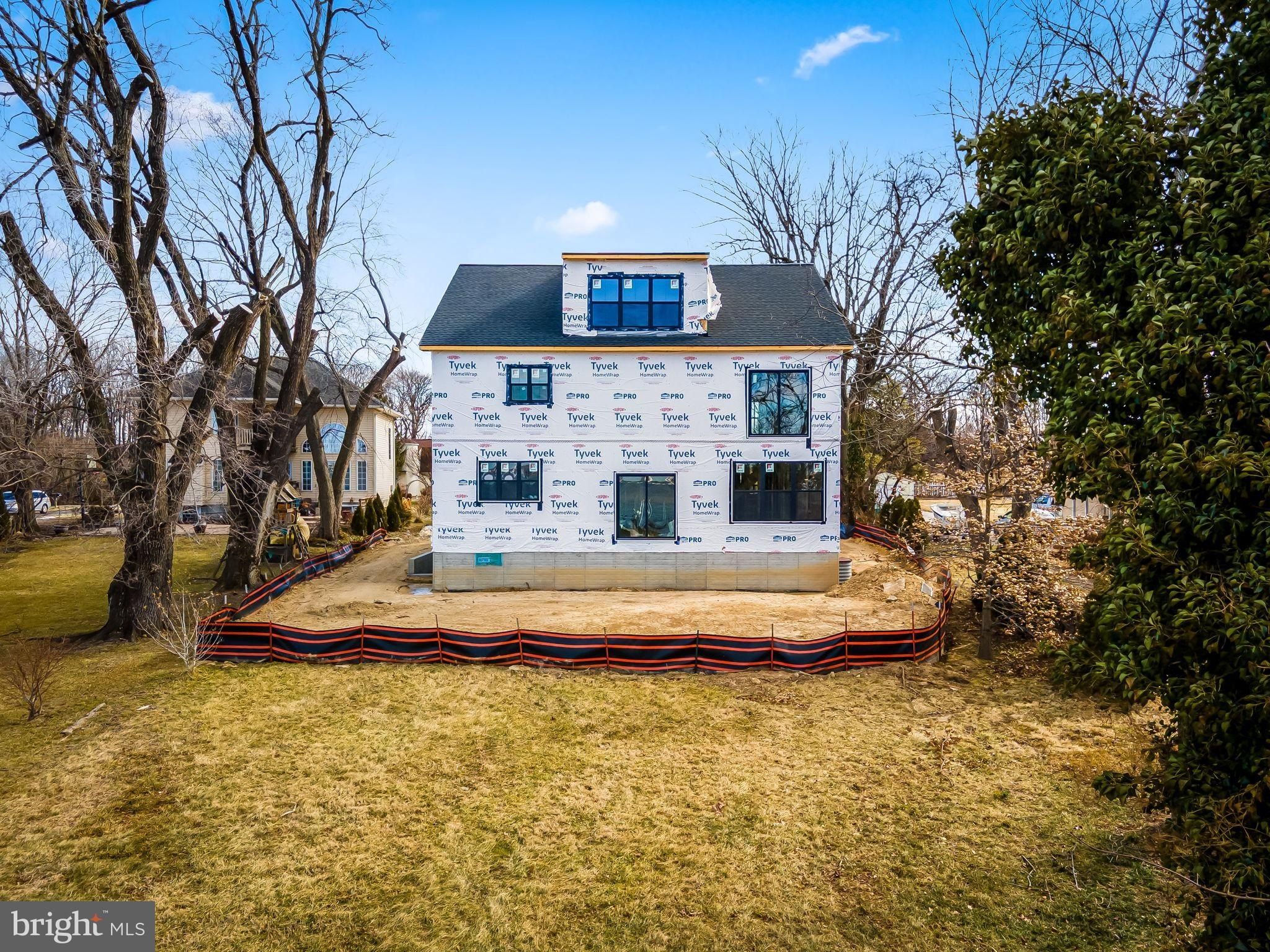 1158 E Riverside Avenue. Essex, MD 21221