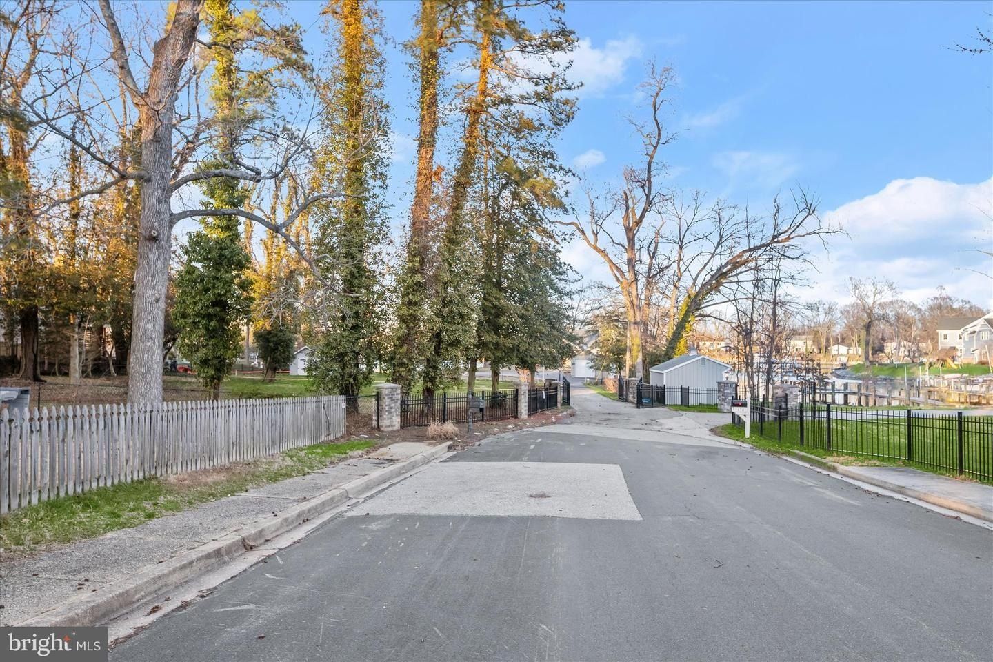 856 Imperial Rd. Arnold, MD 21012