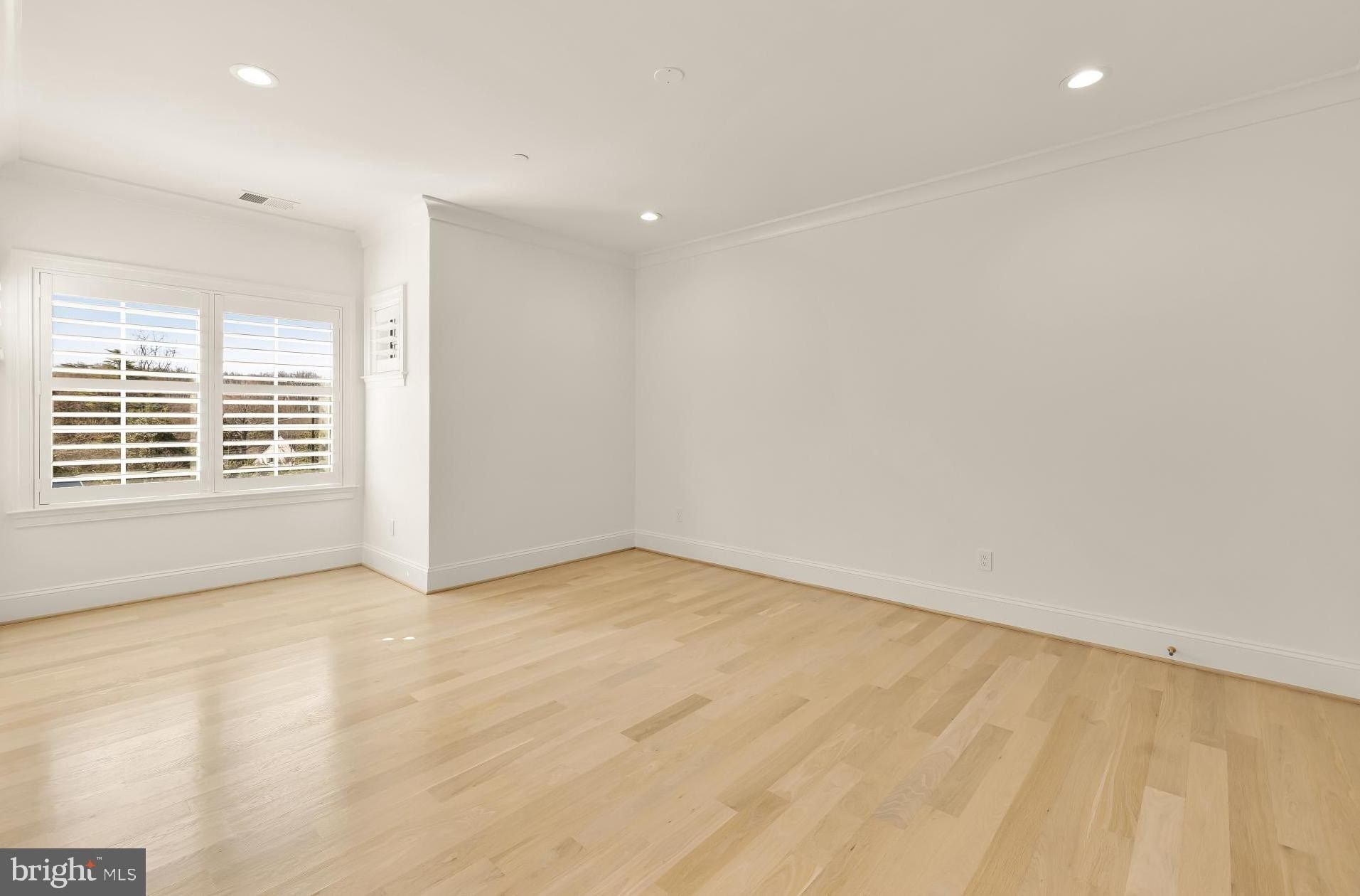 9117 Redwood Avenue. Bethesda, MD 20817