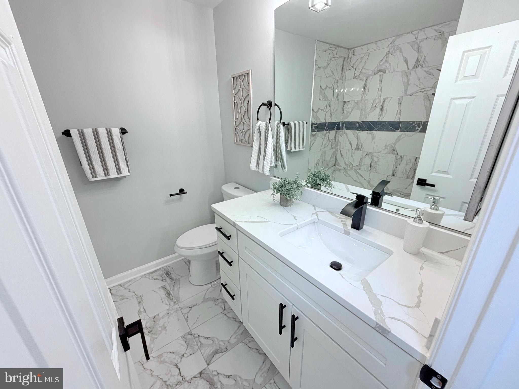 13 Alexandria Overlook Drive. Oxon Hill, MD 20745