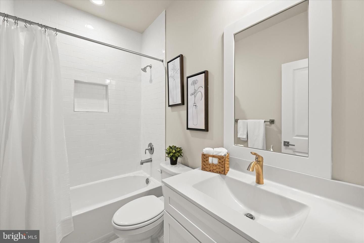 2527A Fourleaf Dr. Finksburg, MD 21048