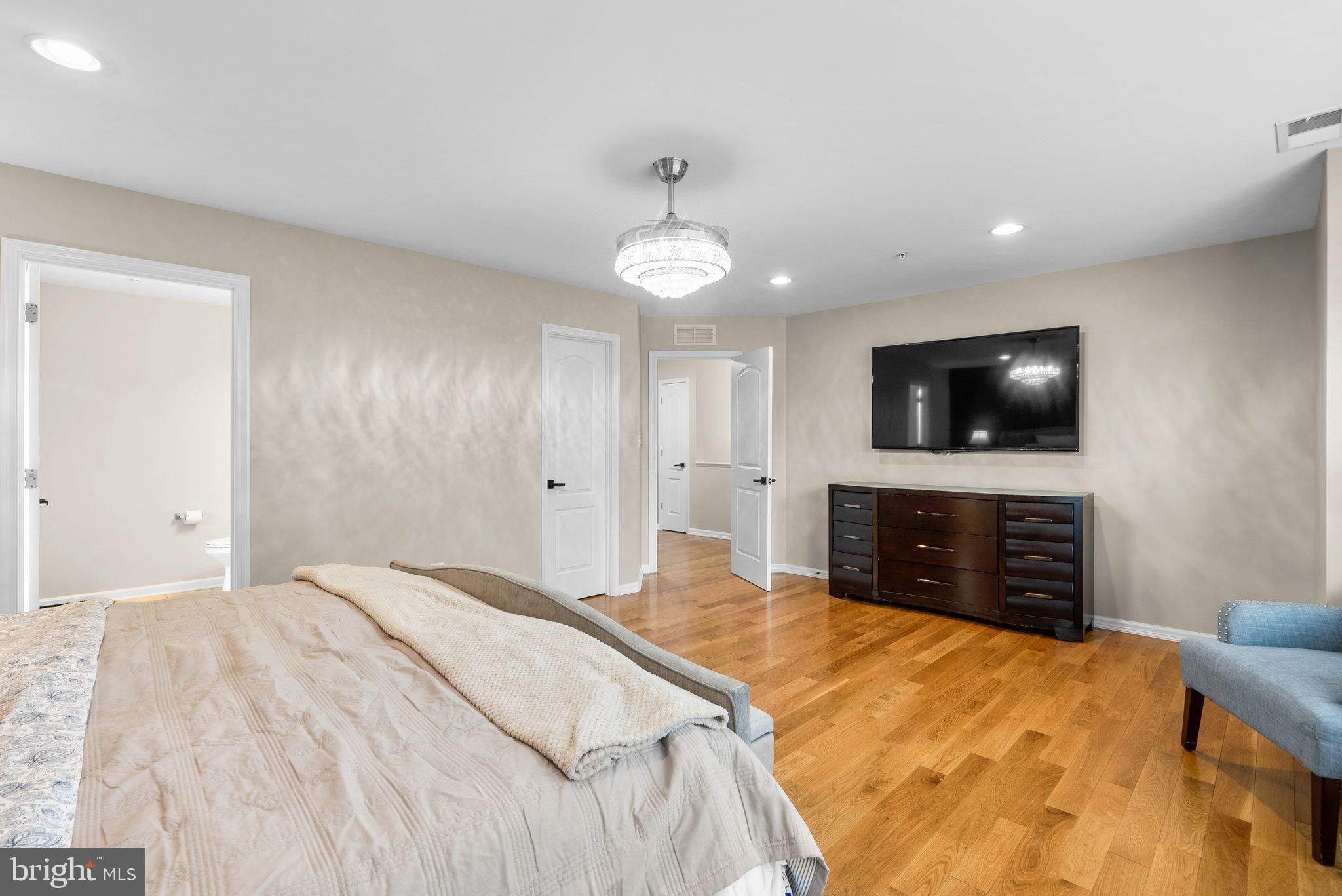 7368 Cedar Ave. Jessup, MD 20794