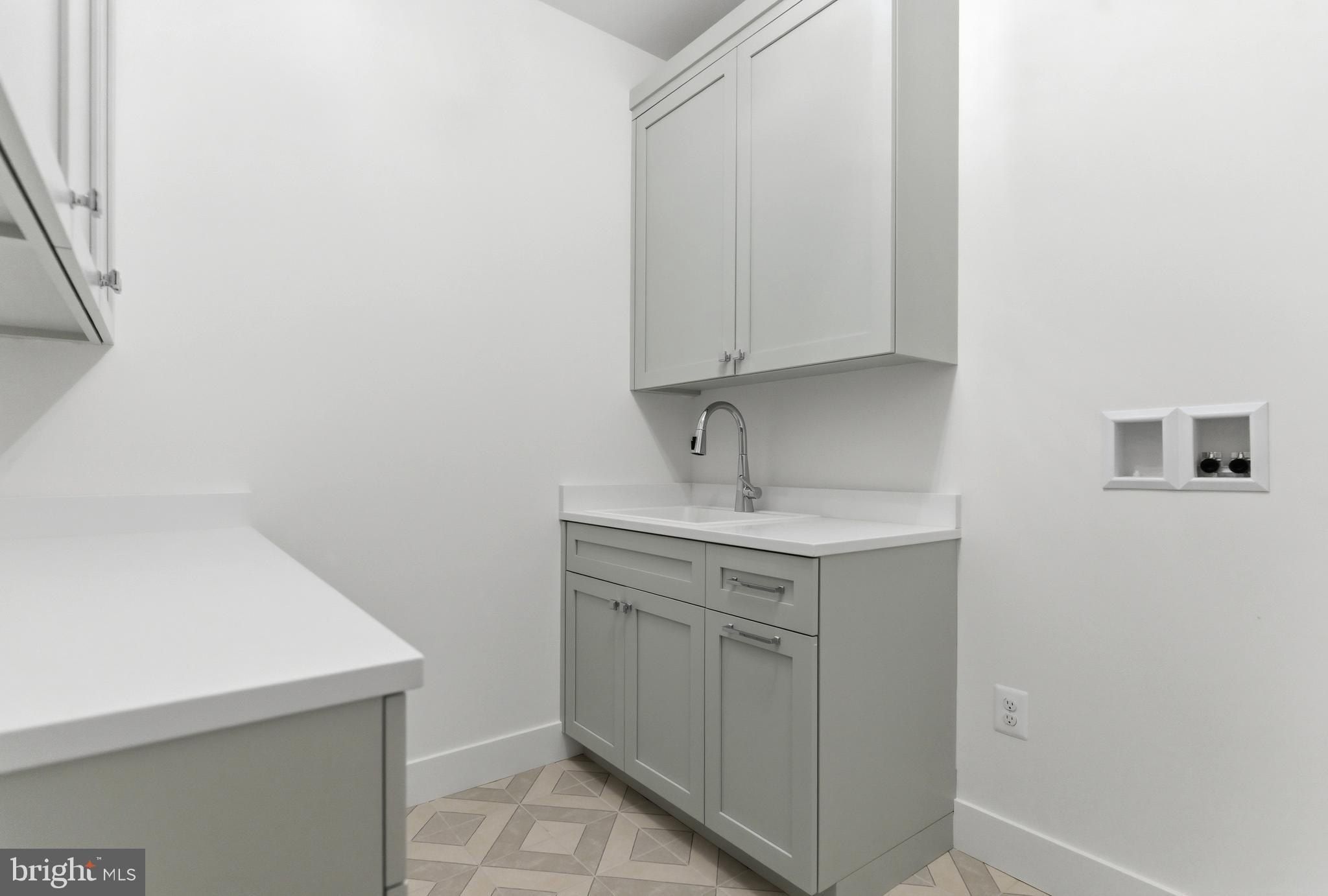 7705 Holiday Terrace. Bethesda, MD 20817