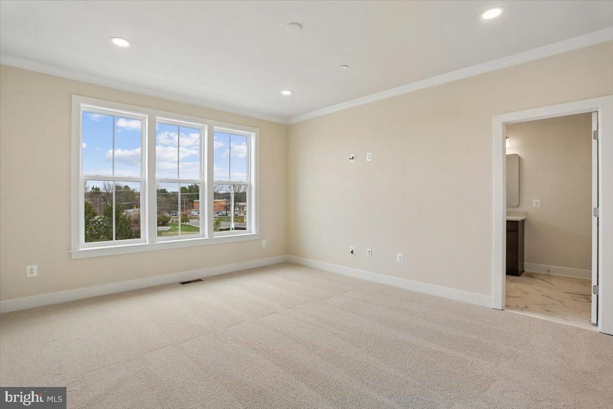 112 Allen Lane. Poolesville, MD 20837