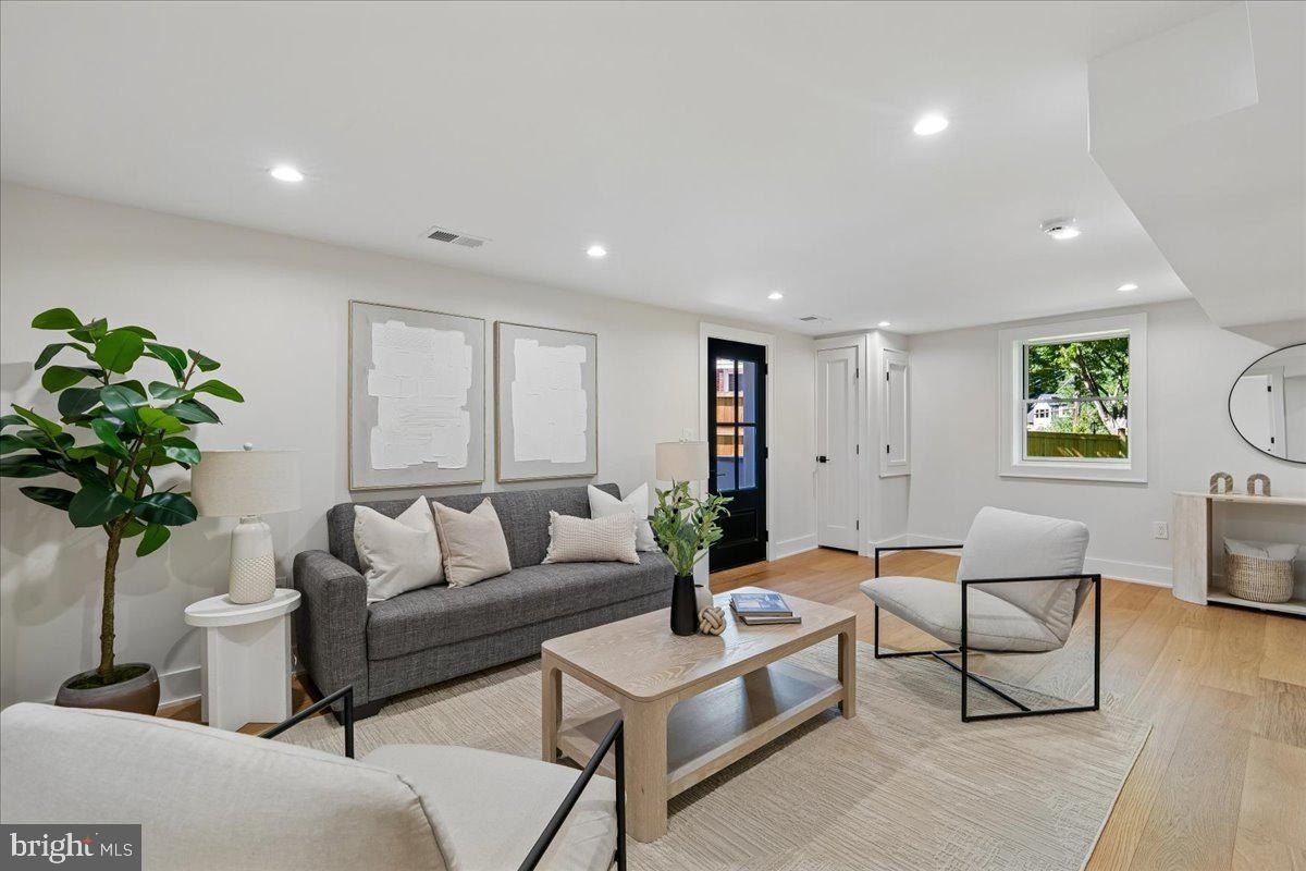 4114 Spruell Drive. Kensington, MD 20895