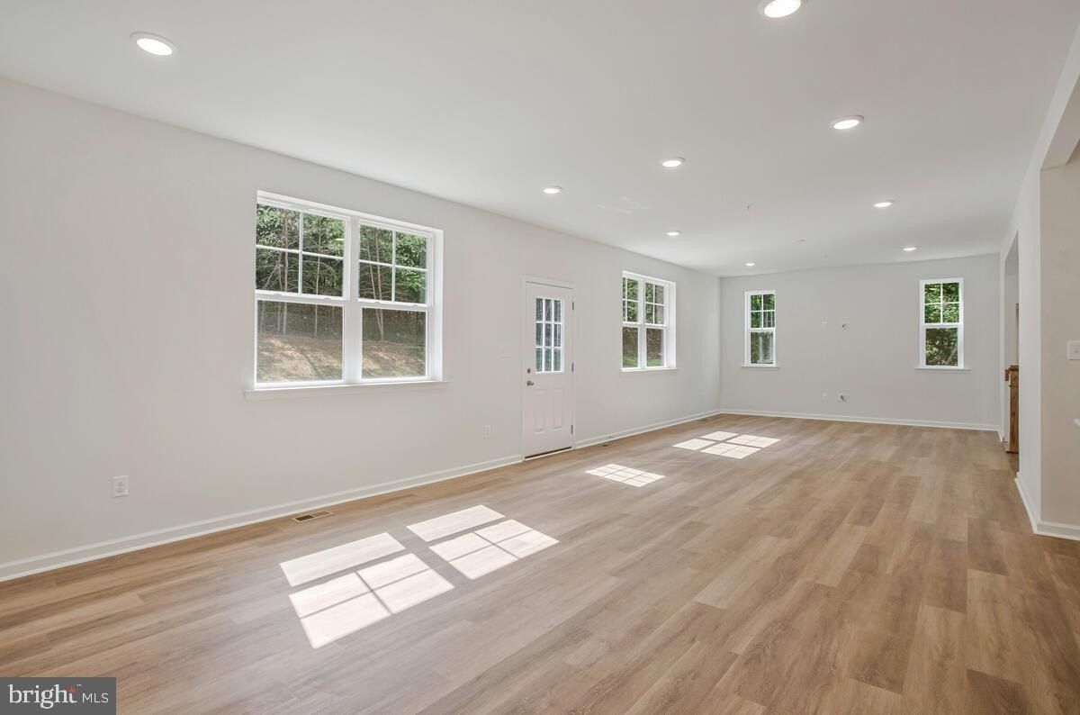 1237 Spruce Avenue. Shady Side, MD 20764