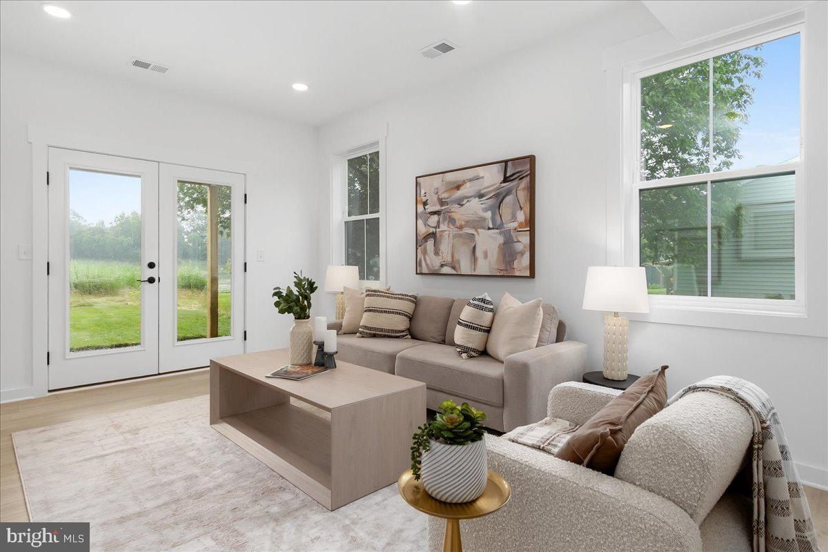 203 Riverside Dr. Chester, MD 21619