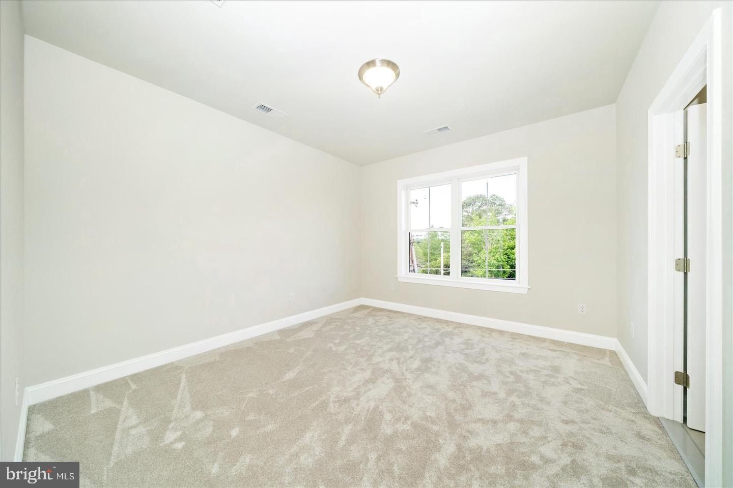 7349 2Nd Avenue. Sykesville, MD 21784