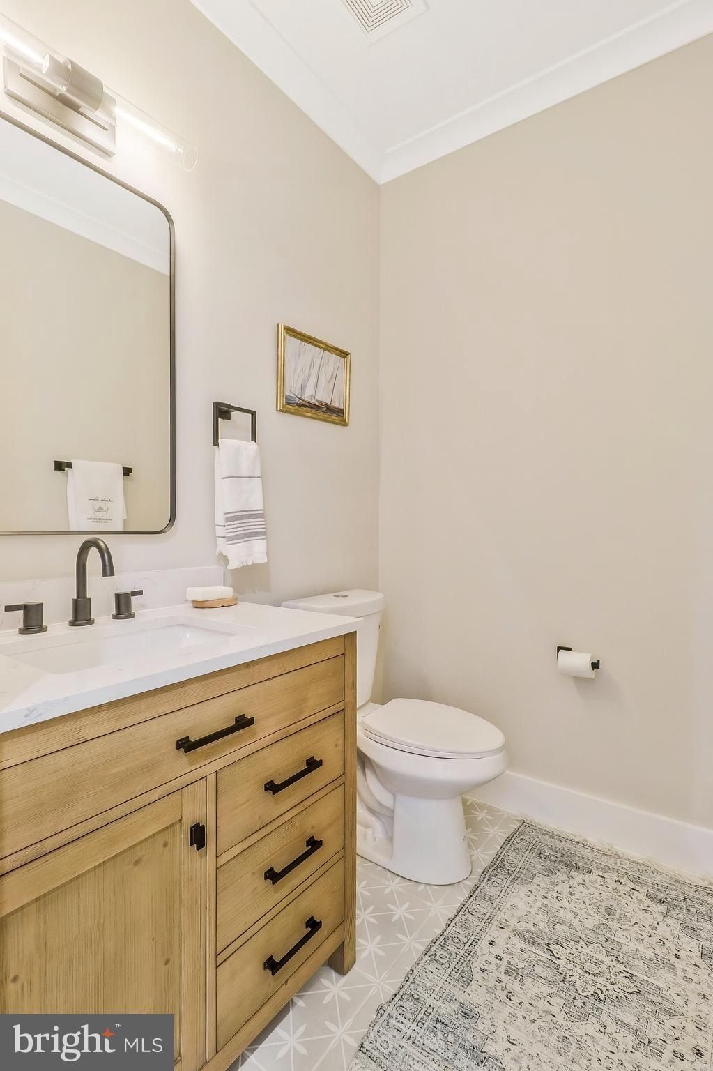 6570 Fallwind Lane. Bethesda, MD 20817