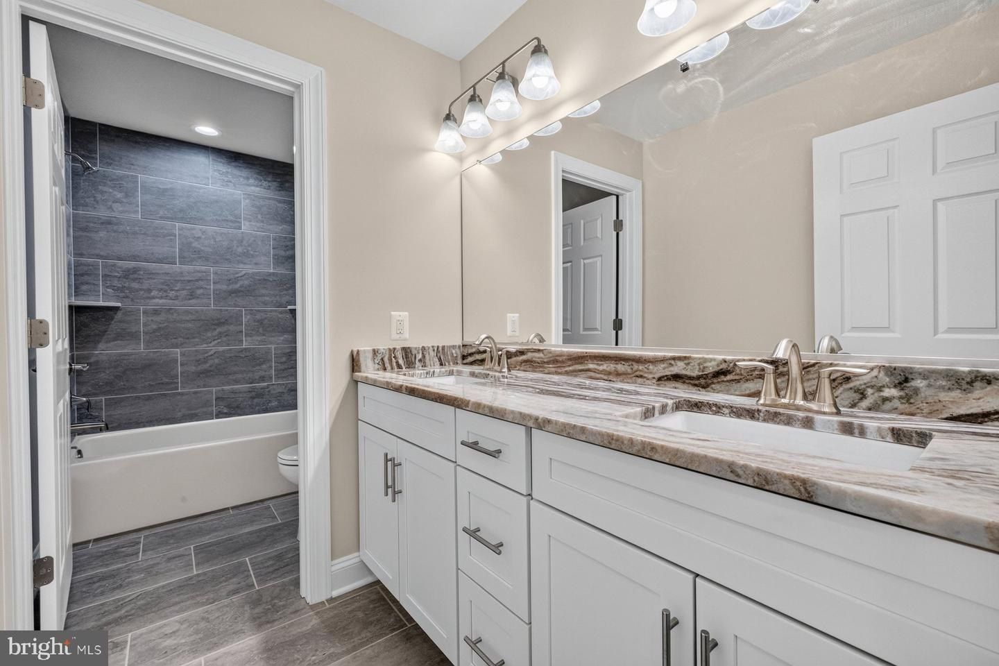 1711 Botanical Ct 10. Sykesville, MD 21784