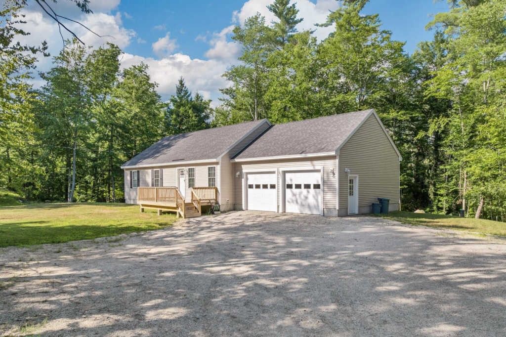 29  Sage Lane. Lebanon, ME 04027