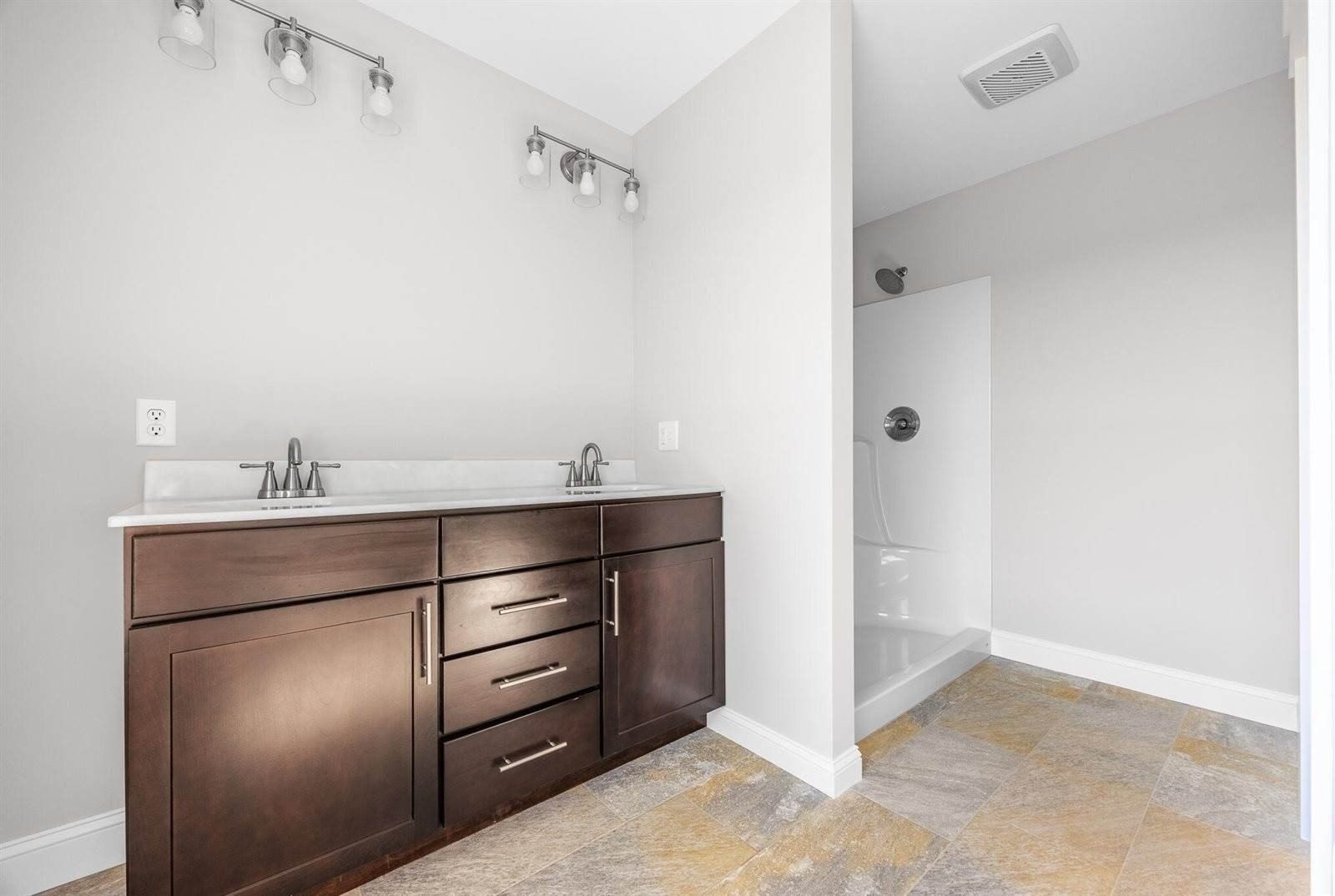 106 Amberside Drive. Hermon, ME 04401