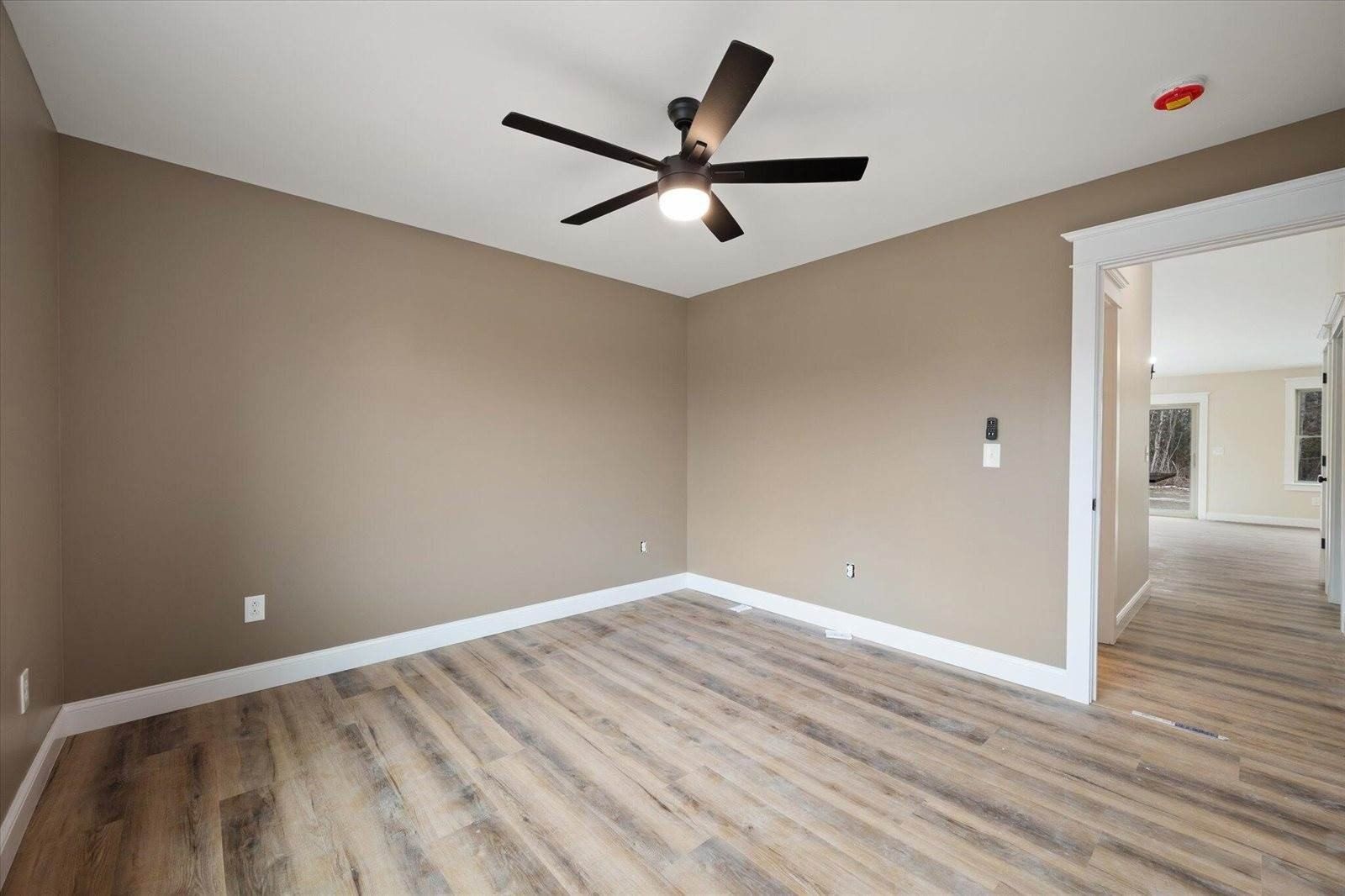 678 Streamside Avenue. Hermon, ME 04401