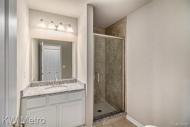 225 Whispering Pines Drive. Fenton, MI 48430