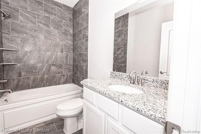 920 Timberbrook Lane. Oxford, MI 48371