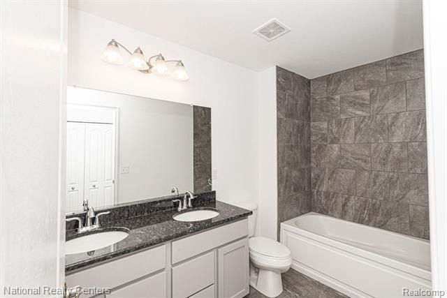 953 Guenevere Drive. Oxford, MI 48371