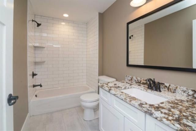 5927 Nottingham Point. Brighton, MI 48116