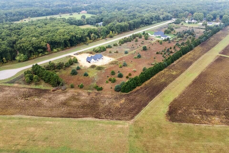 60713 Airpark Lane. Mattawan, MI 49071