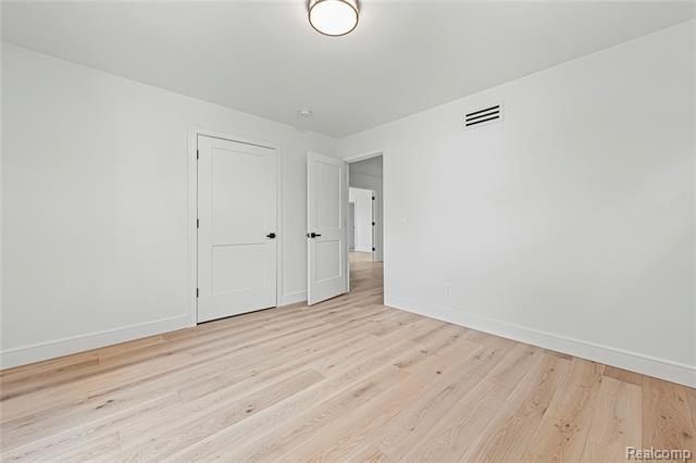 1517 Mclean Avenue. Royal Oak, MI 48067
