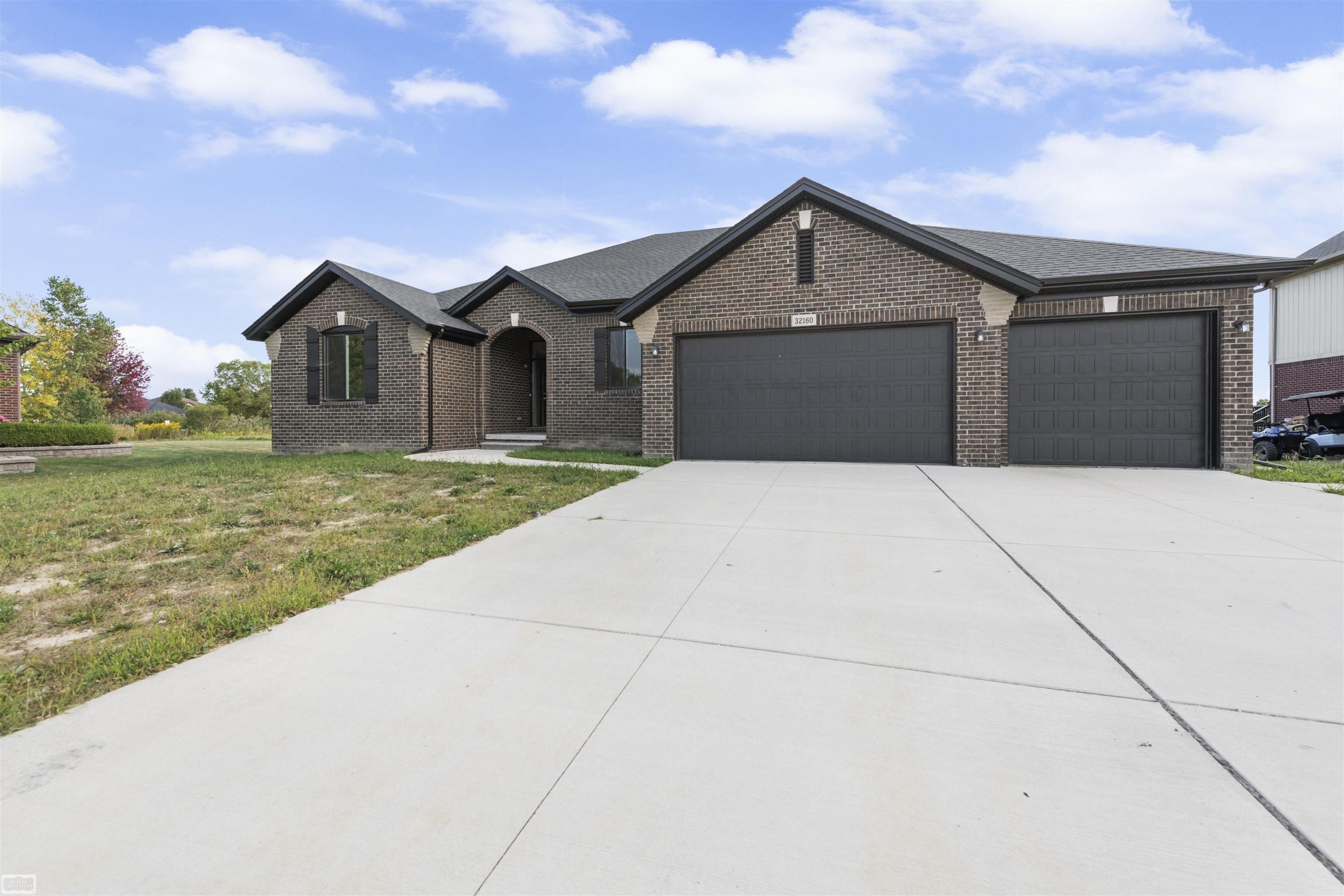 32160 Kenny Drive. New Baltimore, MI 48047